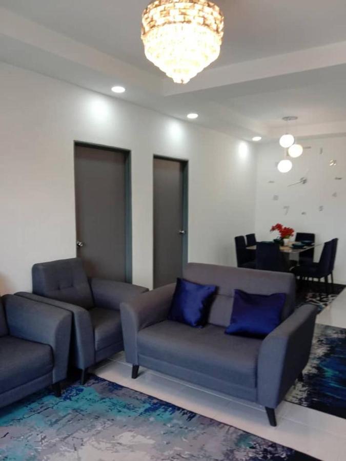 Ramadhina Eagle Eye View Home2Stay Emerald Avenue برينشانغ المظهر الخارجي الصورة